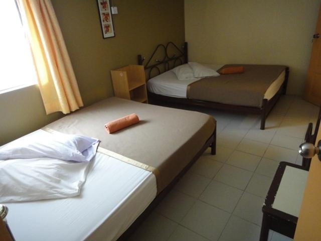 Eight Mentigi Guesthouse Cameron Highlands Zimmer foto